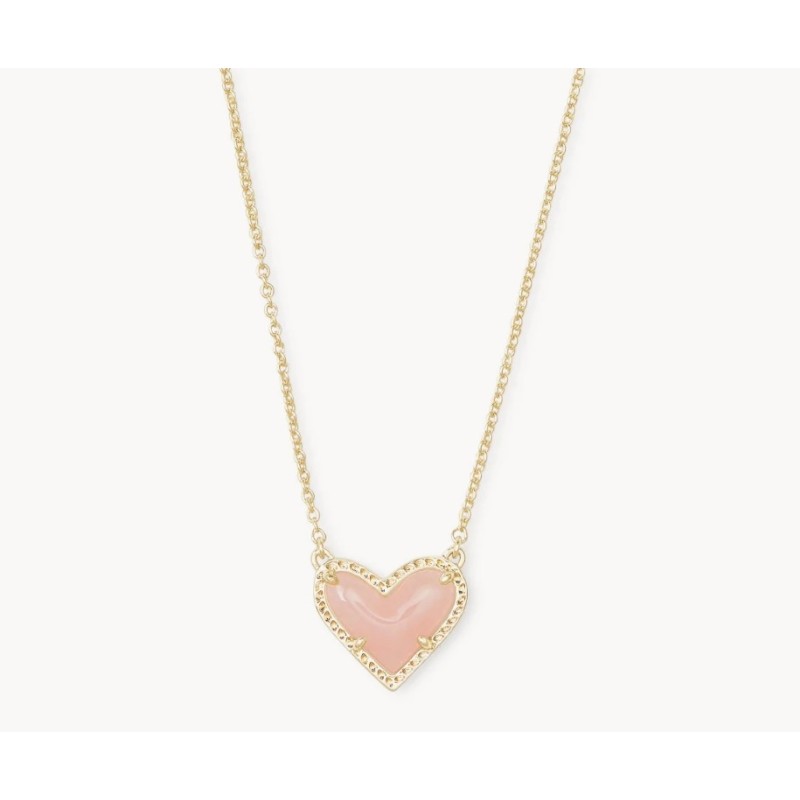 Ari Heart Gold Pendant Necklace in Rose Quartz